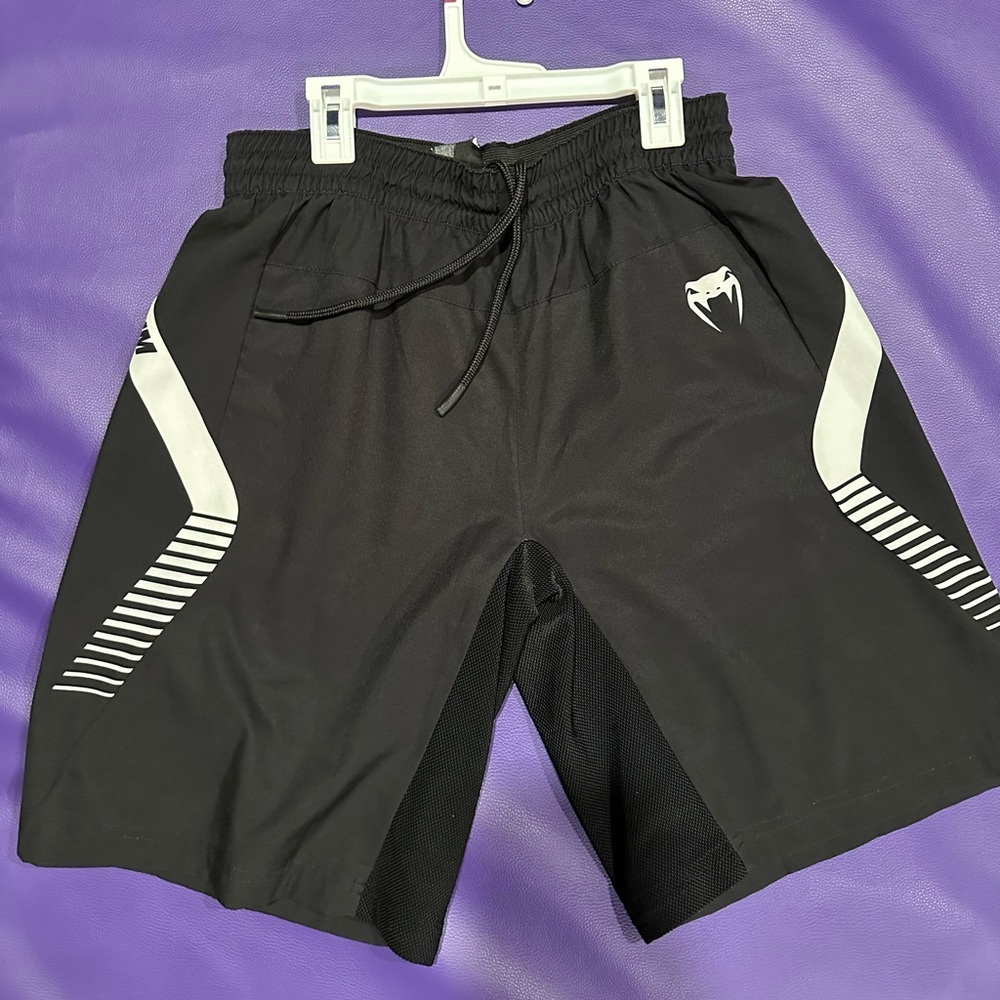 Venum NOGI BJJ Jiujitsu Shorts 
MENS SIZE MEDIUM 
White Belt Rank
Like-New